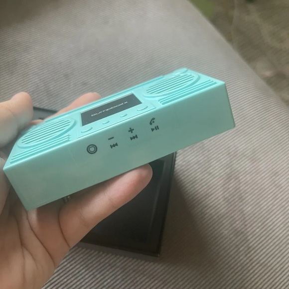 Bumpboxx Microboom Wearable Bluetooth Speaker Boombox w/ Chain - Tiphany Blue - Picture 4 of 12